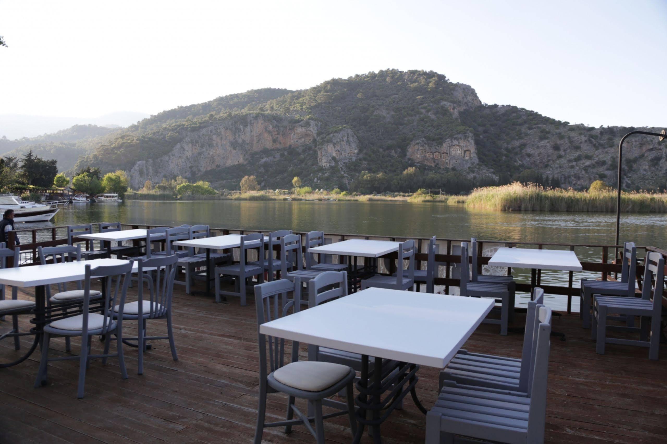 Holiday Hotel Дальян Экстерьер фото